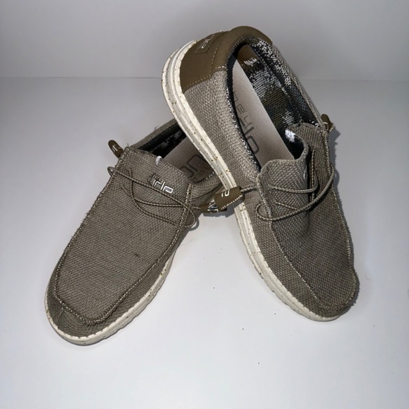 Hey Dude Men’s Shoes - Picture 8 of 11